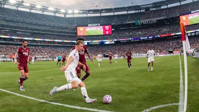 terpopuler:-penonton-mu-kalahkan-final-piala-dunia-antarklub,-timnas-indonesia-u-23-tekuk-vietnam-dalam-90-menit