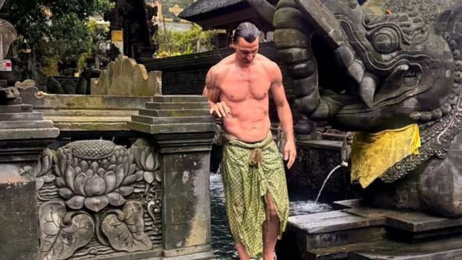 zlatan-ibrahimovic-nikmati-liburan-spiritual-di-bali,-tuai-sambutan-hangat-dari-netizen-indonesia