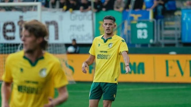 duel-timnas-indonesia-di-pekan-pertama-eredivisie-2025/2026:-justin-hubner-vs-dean-james