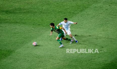 gol-telat-vidal-ke-gawang-persebaya-antarkan-psim-catat-kemenangan-di-laga-perdana-bri-super-league