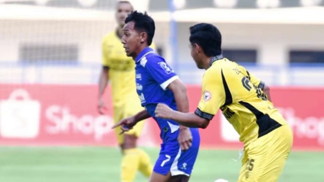 persib-bandung-awali-musim-dengan-kemenangan-2-0-atas-semen-padang