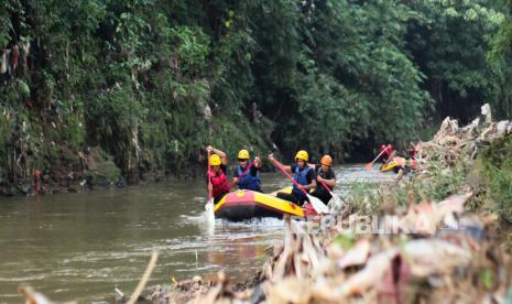 jaga-kelestarian-sungai-ciliwung,-pgn-dukung-rafting-competition-festival-ciliwung-2025