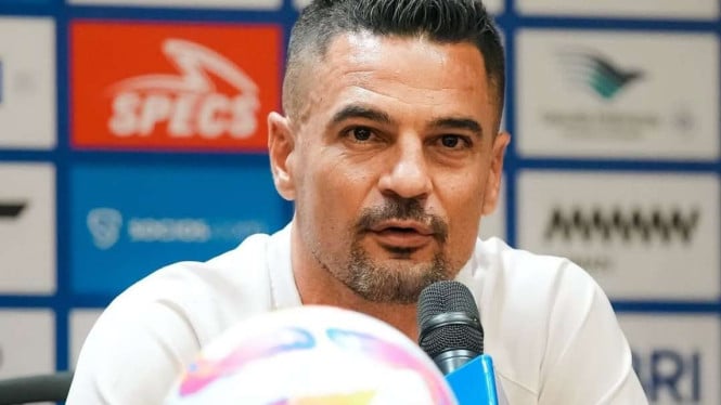 persita-dihajar-persija,-carlos-pena-kritik-rumput-jis-tak-pernah-bagus