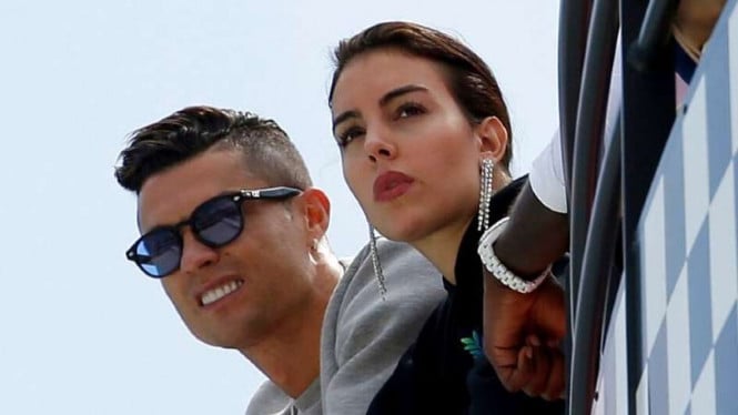 cincin-tunangan-ronaldo-untuk-georgina-setara-gaji-15-hari