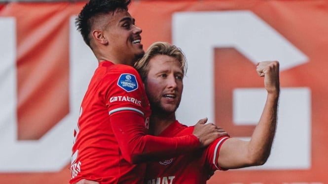 terpopuler:-eks-barcelona-ngamuk-mees-hilgers-dibekukan,-persib-dipecundangi-persijap-dan-kata-ruben-amorim