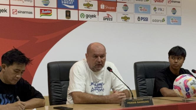 ‘gol-yang-bodoh!’-bojan-hodak-mencak-mencak-usai-persib-dipermalukan-persijap