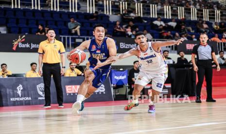 persaingan-kian-panas,-satria-muda-dan-pelita-jaya-pimpin-klasemen-hari-kelima-all-indonesian-2025