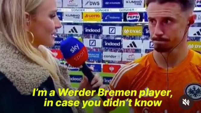 blunder-presenter-tv:-pemain-bremen-disangka-pemain-frankfurt-usai-tukar-jersey