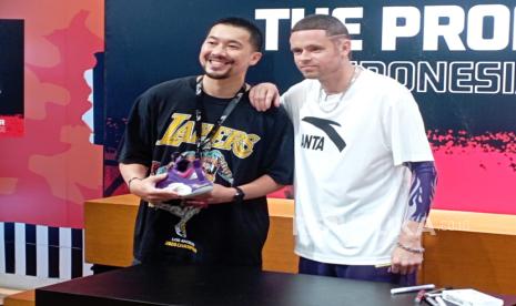 the-professor-kunjungi-indonesia,-disambut-hangat-para-penggemar-basket-streetball