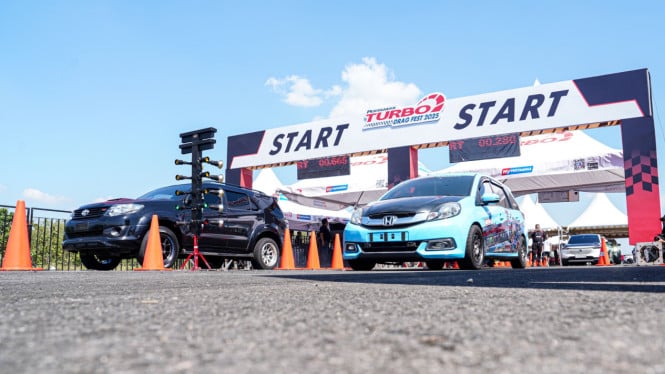 ratusan-pembalap-siap-adu-cepat-di-drag-fest-2025-tasikmalaya