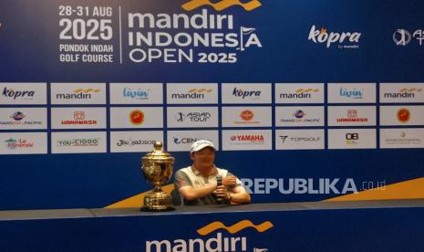 suteepat-pecahkan-rekor-di-mandiri-indonesia-open-2025
