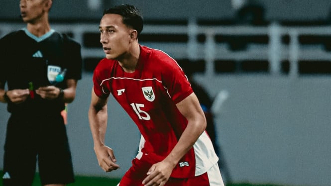 penilaian-kluivert-soal-debut-miliano-jonathans-di-timnas-indonesia