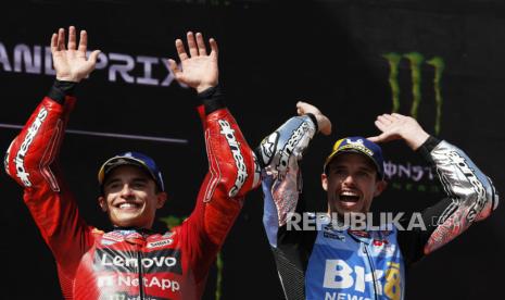 saat-marc-marquez-pilih-cari-aman,-alex-marquez-rebut-panggung