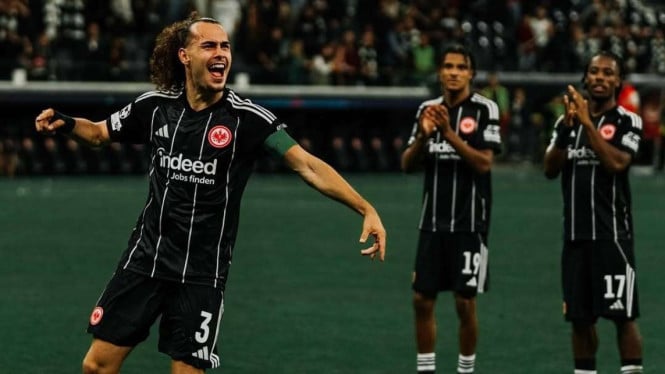 klasemen-liga-champions:-eintracht-frankfurt-di-puncak,-chelsea-dan-napoli-mengenaskan