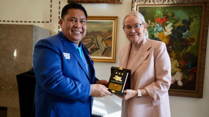 ketum-ipl-petrus-golose-temui-presiden-ittf,-bahas-masa-depan-tenis-meja-indonesia