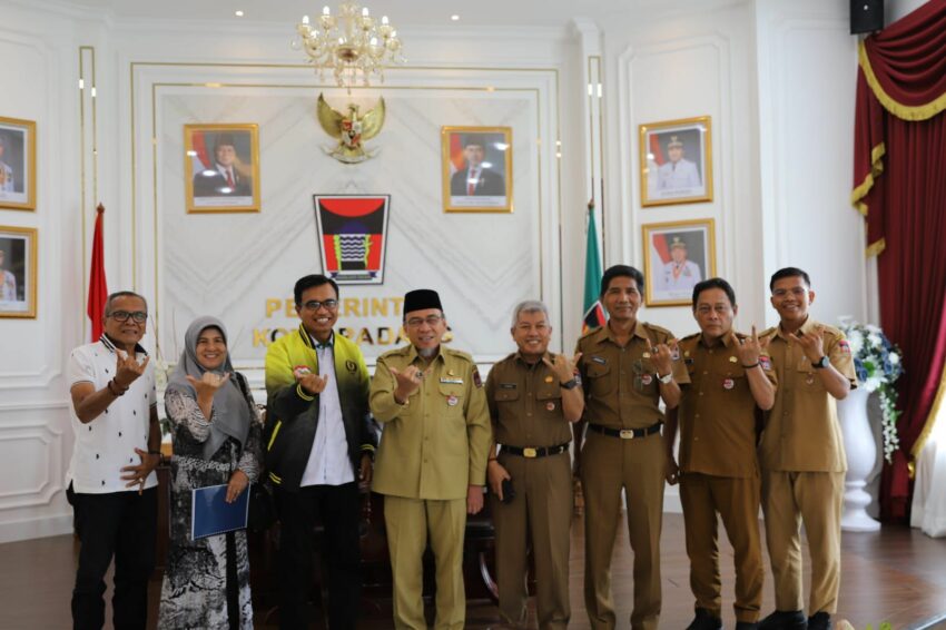 pemko-padang-dan-pelti-bersatu-majukan-olahraga-tenis