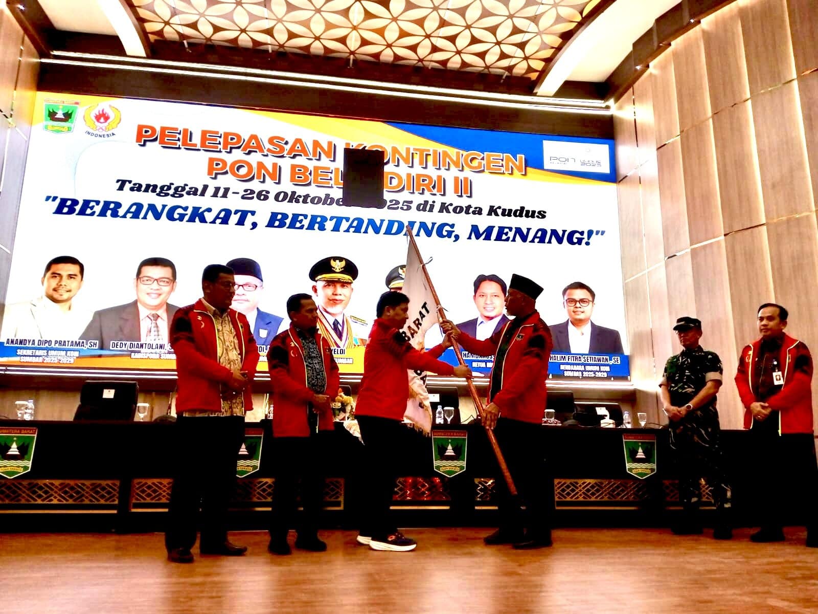 koni-sumbar-lepas-124-atlet-beladiri-ke-pon-kudus