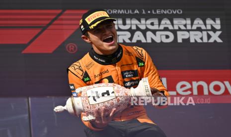 lando-norris-raih-pole-position-di-grand-prix-meksiko-2025