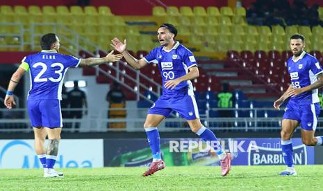 12-gol-andrew-jung-berbicara,-persib-taklukkan-dewa-united