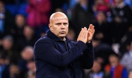 arne-slot-pahami-kekecewaan-fans-liverpool-usai-gagal-menang