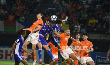 persib-takluk-0-3-dari-ratchaburi-pada-leg-1-babak-16-besar-acl-2,-tugas-leg-2-berat