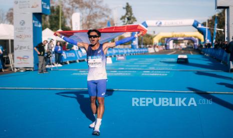 robi-syianturi-pecahkan-rekor-marathon-nasional-di-sevilla-marathon-2026