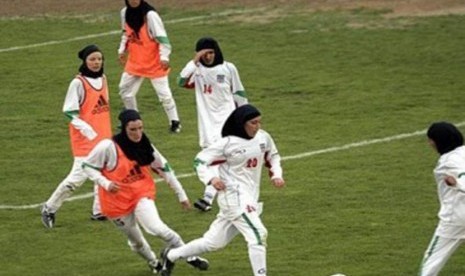 tarik-suaka-dari-australia,-para-pemain-timnas-sepak-bola-wanita-iran-pulang-via-turki