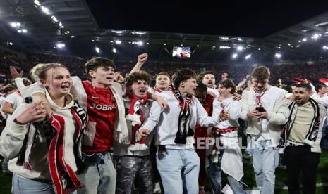 freiburg-dan-aston-villa-ukir-sejarah,-berebut-gelar-juara-liga-europa-pada-final-di-istanbul
