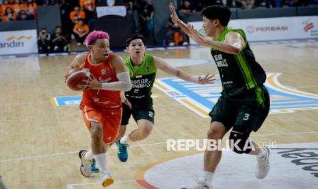 pelita-jaya-akui-belum-maksimal-meski-menang-di-gim-pertama-final-ibl,-hornbills-kehilangan-momentum
