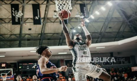 thibodeaux-cetak-36-poin,-hornbills-bungkam-pelita-jaya-dan-samakan-skor-1-1-di-final-ibl