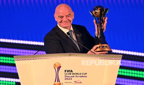 beda-dengan-piala-dunia-qatar,-fifa-izinkan-bendera-lgbt-masuk-stadion,-abaikan-protes-mesir-iran