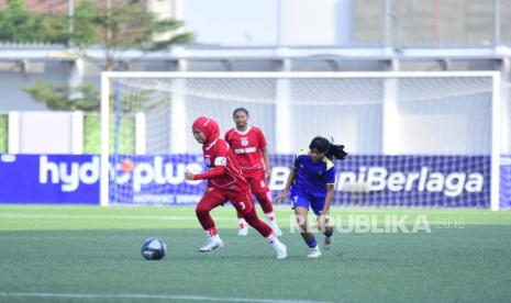 hari-ini,-akademi-persib-bandung-dan-putri-garut-adu-kuat-di-final-hsl-all-stars-u-18-2025/2026