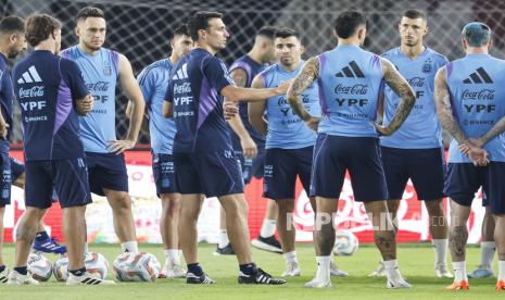 scaloni-sebut-duel-argentina-vs-inggris-di-semifinal-piala-dunia-2026-hanya-laga-sepak-bola