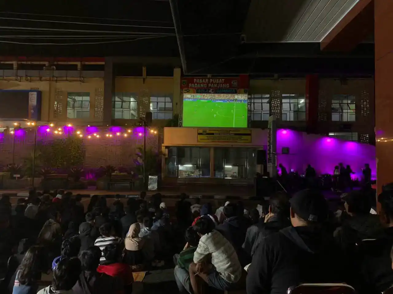 pemko-padang-panjang-gelar-nonton-bareng-semifinal-piala-dunia-bersama-warga